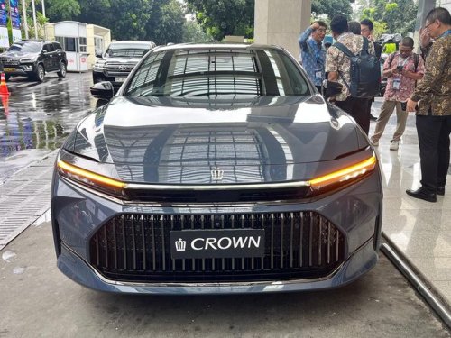 Toyota, Toyota Crown, Momen Bahlil Lahadalia Jajal Toyota Crown Hydrogen Fuel-Cell, Bodi Enggak Goyang
