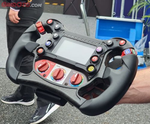 Nissan, Canggih, Setir Mobil Formula E Nissan Bisa Lakukan Ini Dengan Jari