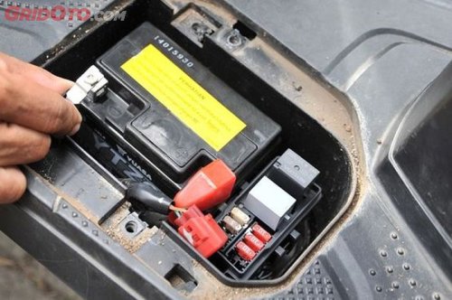 Pasang Kutub Aki Motor Jangan Salah, Dampaknya Gak Main-main Gaes