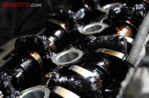 Pantas di Dalam Mesin Mobil Ada Gumpalan Lumpur, Ternyata Ini Penyebabnya