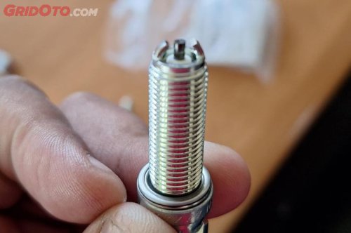 Ternyata Mesin Mobil Bisa Brebet Cuma Karena Busi, Ini Penjelasannya