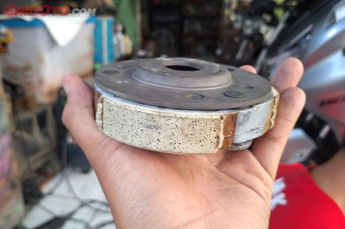 Begini Cara Mudah Bikin Kampas Ganda Motor Matic Makin Menggigit, Cegah Selip