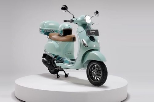 Makna 7 Motif Batik Nusantara yang Ada di Vespa Batik Edition, Berani Lihat Harganya?