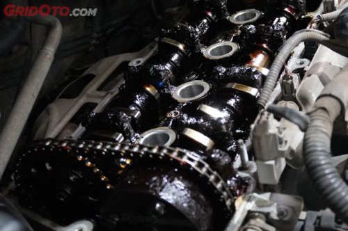 Ternyata Hal Ini Jadi Penyebab Endapan Sludge Oli Mesin Mobil