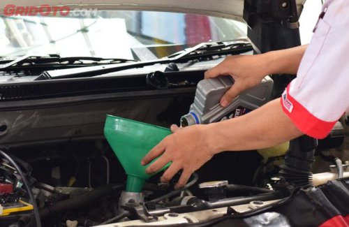 Ternyata Hal Ini Jadi Penyebab Endapan Sludge Oli Mesin Mobil