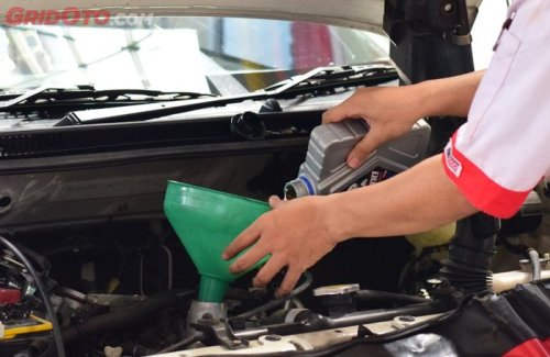 Ternyata Hal Ini Jadi Penyebab Endapan Sludge Oli Mesin Mobil