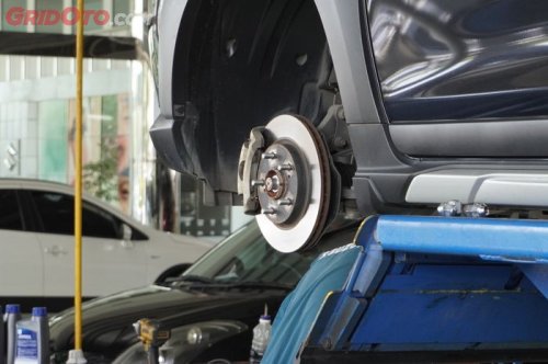 Cek Kondisi Kampas Rem Mobil Gak Harus Repot Buka Roda, Cukup Lihat Dua Bagian Ini