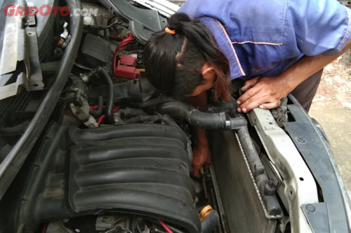 Pemilik Mobil Wajib Tahu, Ini Tanda Radiator Sudah Harus Diservis!