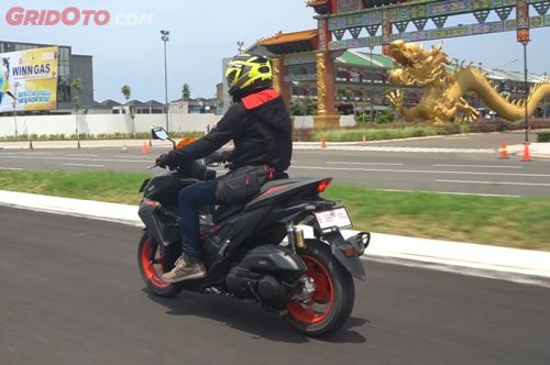 Yamaha, Pakai Suspensi Baru, Begini Rasanya Yamaha Aerox Turbo Buat Harian