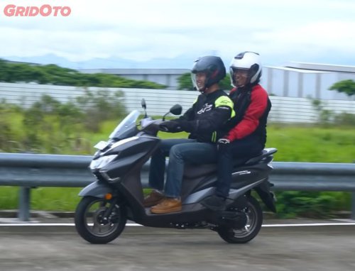 Ini Sebabnya Sokbreker Bawaan Motor Lebih Empuk Saat Boncengan