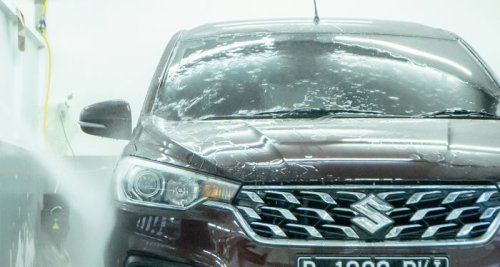 Begini Cara Ampuh Menghilangkan Bercak Bekas Air Hujan Di Cat Mobil