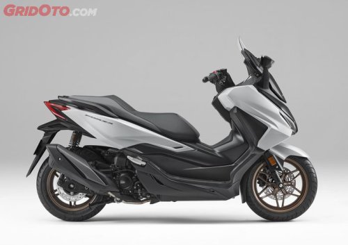Touring, Honda, Matic Bongsor Buat Touring, Honda Forza Makin Mewah Lewat Fitur Baru