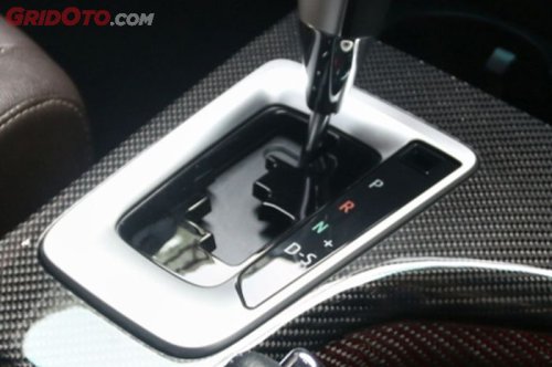 Ini Efek Negatif Mobil Transmisi Matik Sering Pakai Mode Manual