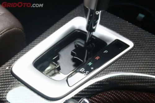 Ini Efek Negatif Mobil Transmisi Matik Sering Pakai Mode Manual