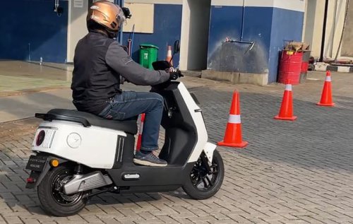 Begini Rasanya Mengendarai Polytron Fox 200, Macan Harus Tahu