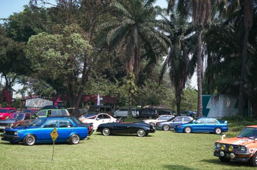 Anniversary ke-8 Motuba Bogor Timur, Mobil Tua Bahagia Bikin Heboh
