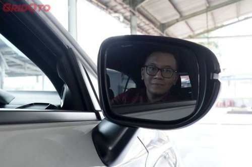 Ternyata Ini Sebabnya Spion Mobil Sebelah Kanan Bisa Lebih Mahal