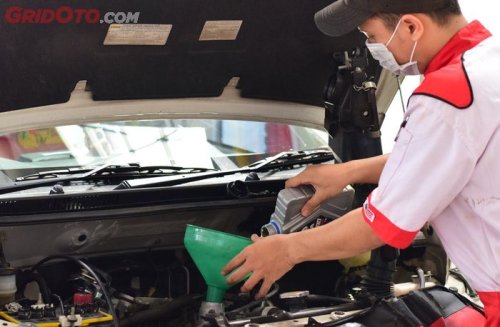 Harus Tahu, Setiap Jarak Segini Oli Mobil Hybrid Wajib Diganti