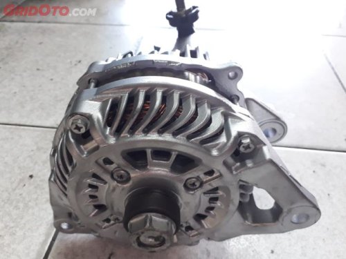 Ini Ciri-ciri Dinamo Ampere atau Alternator Mobil yang Lemah!