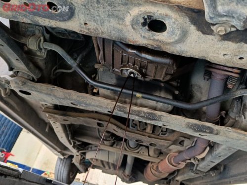 Sebelum Menyesal, Kenali Dampak Ganti Oli Mesin Mobil Saat Mesin Lagi Panas