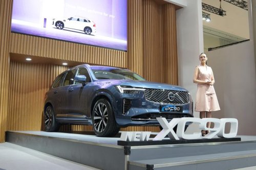 Hadir di GIIAS 2025, Intip Harga Volvo XC60, EX40 Hingga XC90 Hybrid