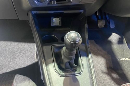 Jadi Ngerti, Ini Asal Muasal Bau Sangit Pada Kopling Mobil Manual