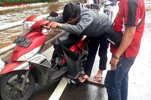 Motor Matic Tiba-tiba Brebet dan Mogok? Ini Penyebabnya dan Solusinya