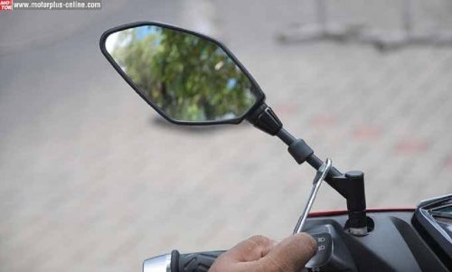 Dua Alasan Kenapa Spion Standar Motor Bekas Bawaan Pabrik Dibuat Lebar