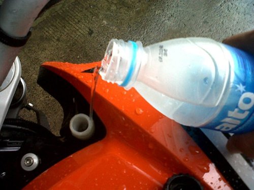 Ini Dua Alasan Kenapa Radiator Motor Bekas Jangan Pakai Air Keran