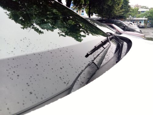 Ini Sebabnya Mobil Bekas Nggak Perlu Angkat Wiper Saat Sedang Parkir