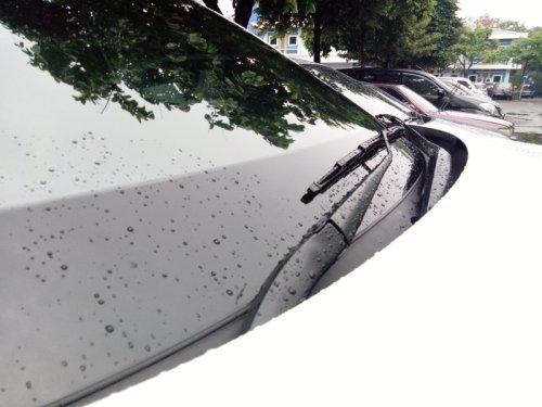 Ini Sebabnya Mobil Bekas Nggak Perlu Angkat Wiper Saat Sedang Parkir