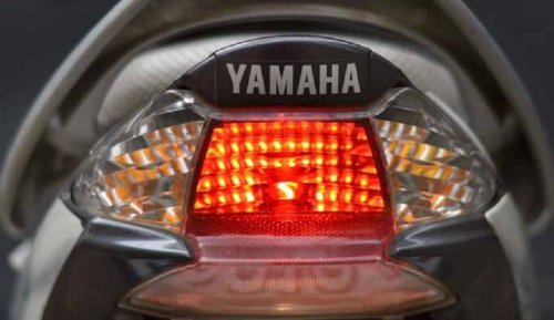 Jangan Abaikan Lampu Rem Motor Yang Menyala Terus, Ini Penyebabnya Dan Solusinya