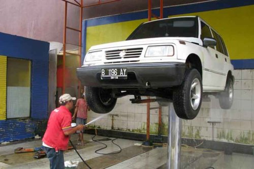 Ini Sebabnya Ngasal Cuci Kolong Mobil Bekas Bisa Bikin Gardan Jebol