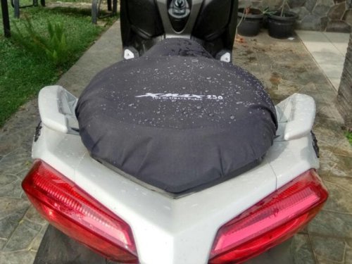 Begini Cara Melindungi Jok Motor Bekas Saat Parkir di Tempat Terbuka