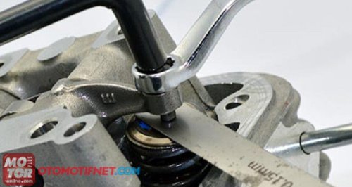 Gak Hanya Berisik, Ini Efek Samping Membiarkan Celah Klep Motor Bekas Terlalu Renggang