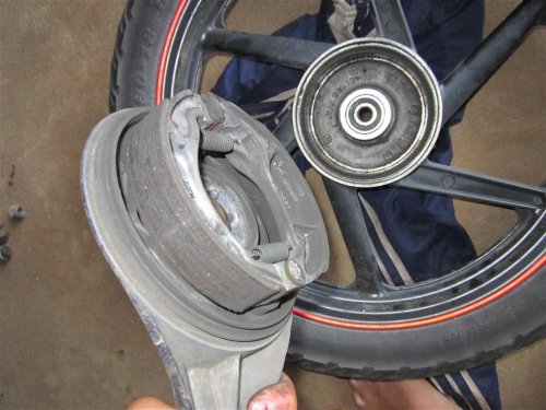 Inilah Dua Tanda Kampas Rem Teromol Di Motor Matic Minta Diganti