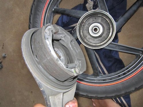 Inilah Dua Tanda Kampas Rem Teromol Di Motor Matic Minta Diganti