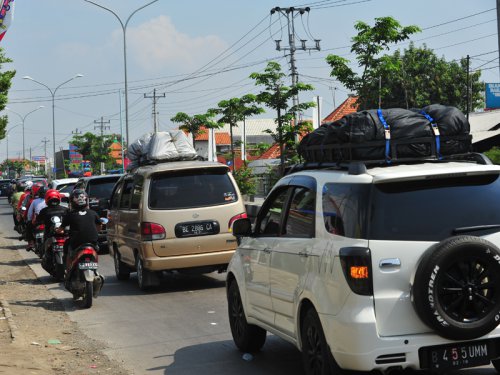 Jangan Asal Taruh, Pahami Risiko Bawa Barang Berat di Atap Mobil Saat Mudik Lebaran