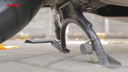 Awas Motor Parkir Terlalu Lama Pakai Standar Samping Bikin Sokbreker Bocor