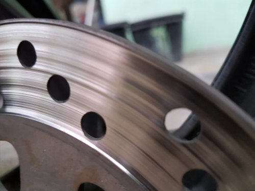 2 Penyebab Piringan Rem Cakram Motor Bekas Mendadak Tidak Rata