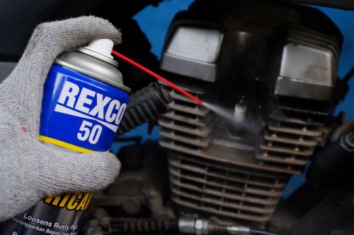 Begini Cara Gampang Membuka Baut Yang Berkarat Di Motor Bekas