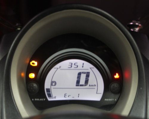 Yamaha, Ini Cara Mengatasi Check Engine Nyala Di Motor Matic Yamaha NMAX Saat Ganti Aki