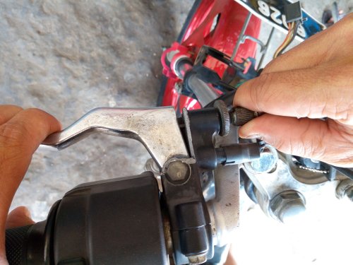 Ternyata Semudah Ini Setel Jarak Main Kopling Motor Bekas Manual