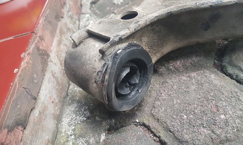 Buat Yang Belum Tahu, Begini Gejala Bushing Arm Mobil Bekas Rusak