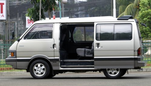 Punya AC Plafon dan Kulkas, MPV Ini Sudah Tawarkan Fitur Sultan di Era 90-an