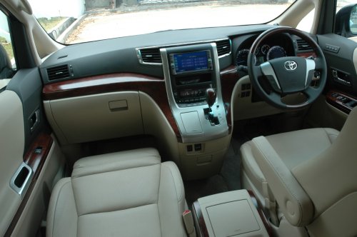 Toyota,  Toyota Alphard, Toyota Alphard, Segini Harga Mobil Bekas Toyota Alphard 2008-2009 Tiga Hari Jelang Lebaran