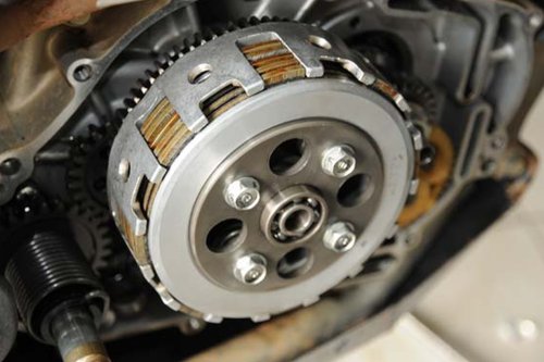 Ternyata Ini Penyebab Motor Bekas Masih Nyelonong Saat Kopling Ditarik