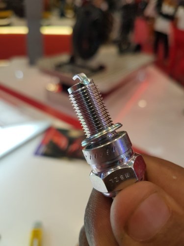 Hati-hati, Ini Dua Efek Samping Motor Bekas Pakai Busi Lebih Panjang