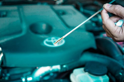 Ini Sebabnya Gak Bisa Asal Tambah Air Saat Mobil Bekas Overheat