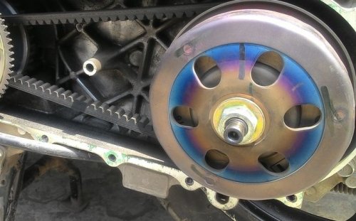 Cara Menghilangkan Warna Pelangi di Mangkok Kampas Ganda Motor Matic